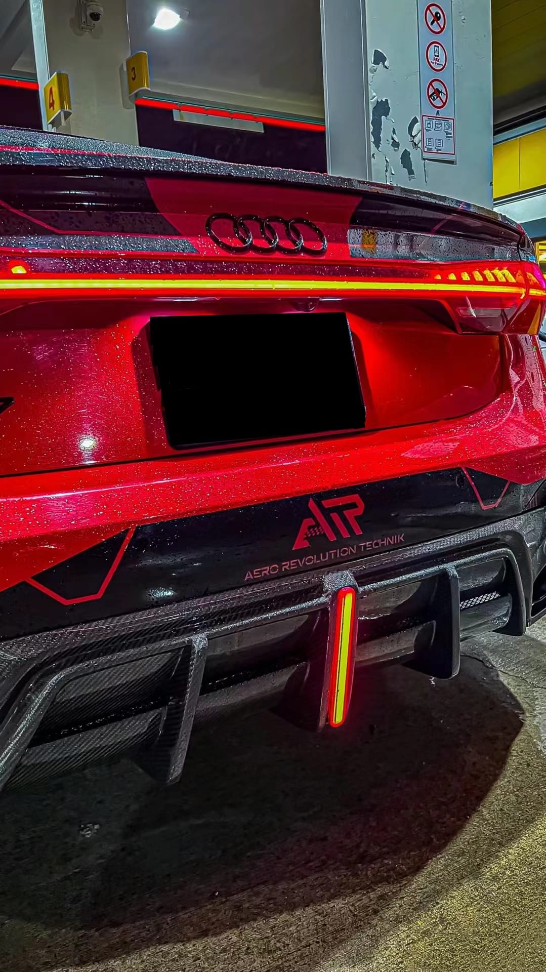 AERO DESIGN - AUDI RS6 RS7 C8 DRY CARBON FIBRE REAR LED DIFFUSER