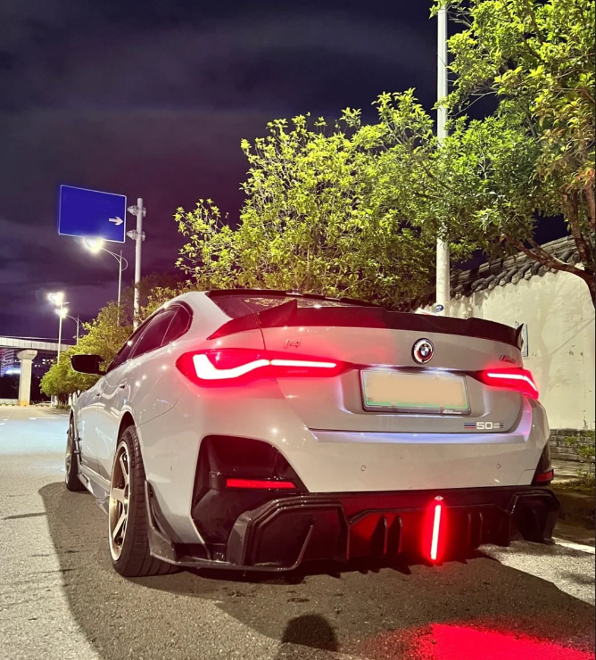 MGD - BMW i4 G26 CARBON FIBRE LED REAR DIFFUSER