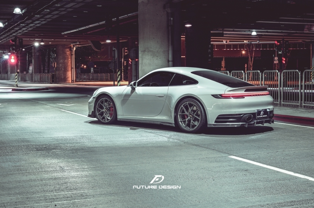 FUTURE DESIGN - PORSCHE 992 CARRERA DRY CARBON FIBRE SIDE SKIRTS