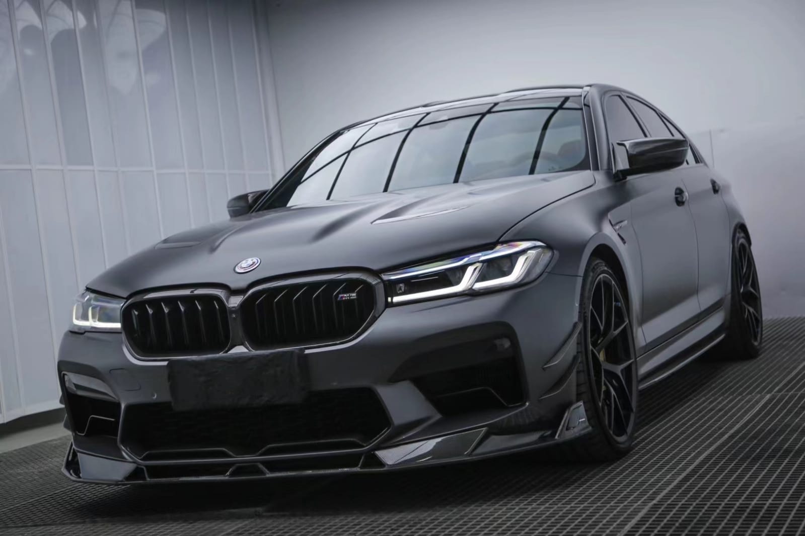 AERO DESIGN - BMW F90 M5 LCI 2021+ CARBON FIBRE FRONT LIP AERO CARBON