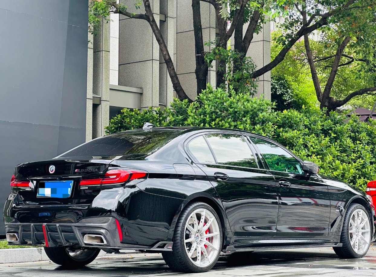 AERO DESIGN - BMW M5 F90 G30 540i M550i CARBON FIBRE REAR DIFFUSER WITH LED BRAKE LIGHT - Aero Carbon UK