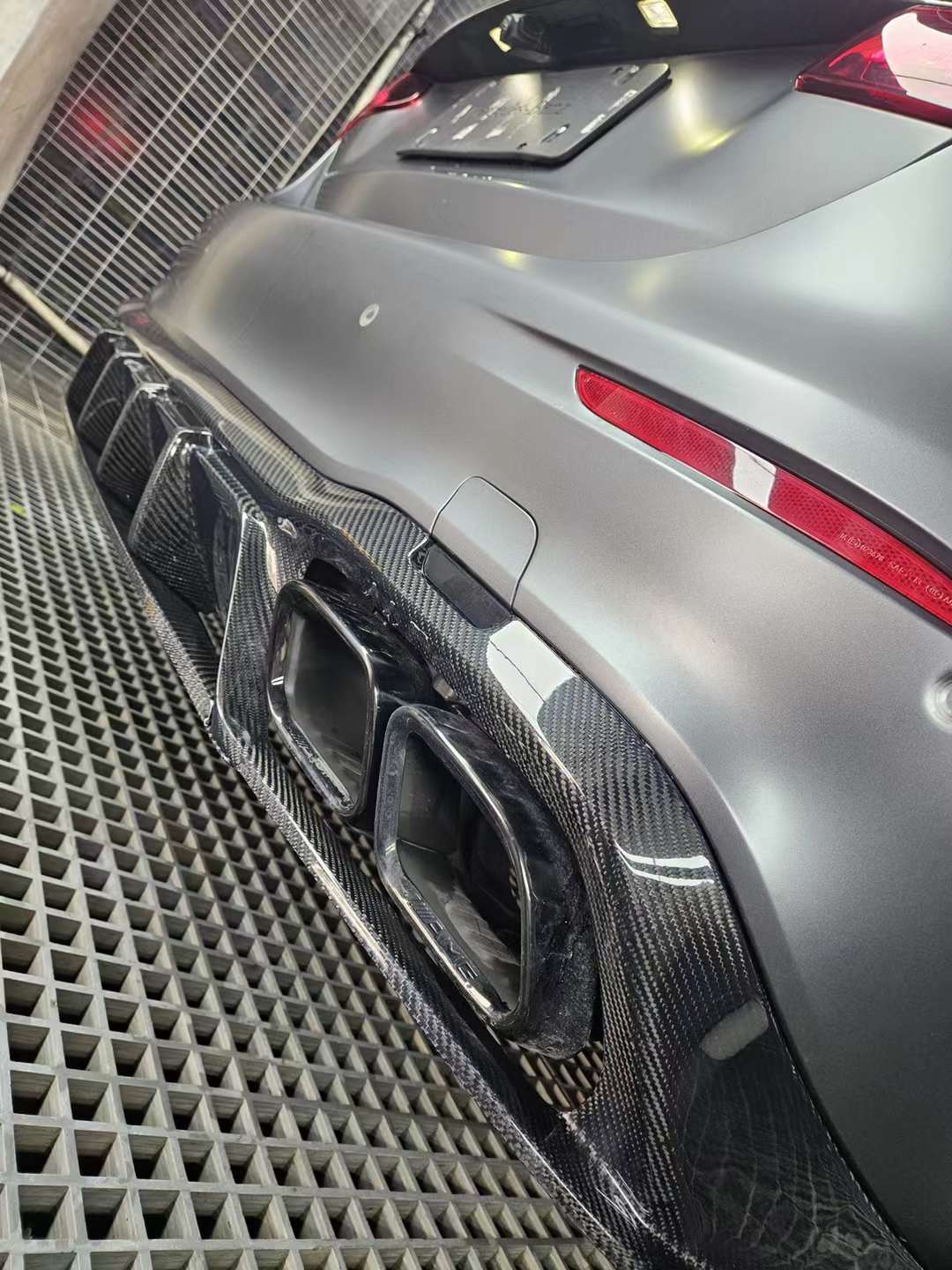 AERO DESIGN - MERCEDES W213 E63S 2020+ CARBON REAR DIFFUSER - Aero Carbon UK