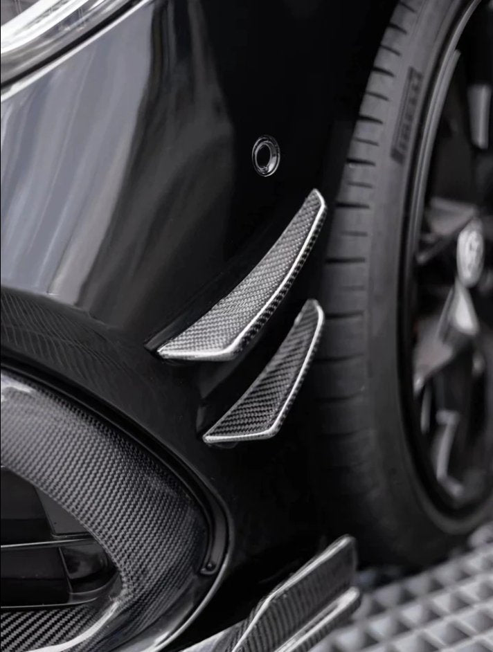 FUTURE DESIGN - MERCEDES BENZ C118 C250 CLA 35 CLA 45 CARBON FIBRE FRONT CANNARDS - Aero Carbon UK