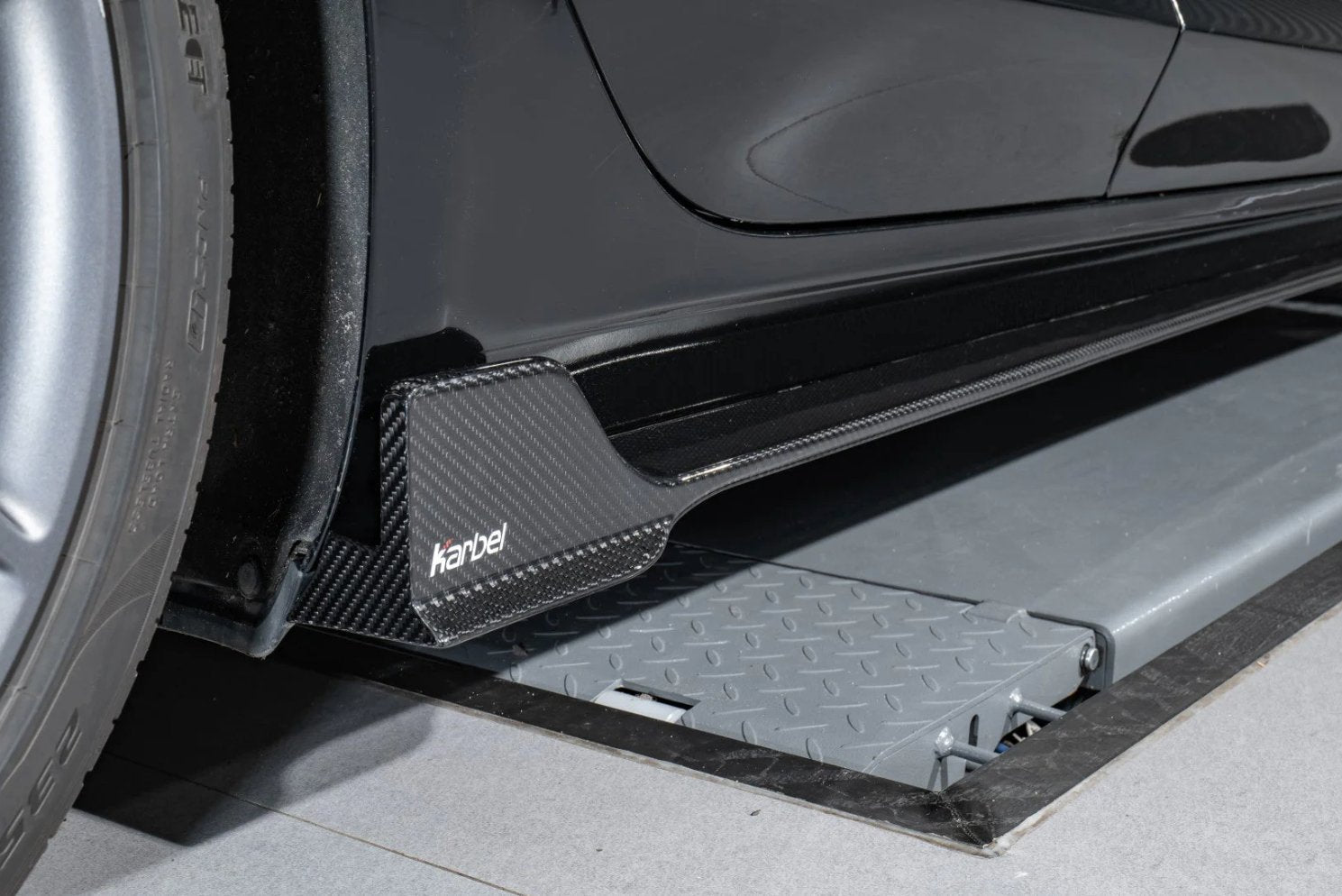 KARBEL - TESLA MODEL 3 DRY CARBON FIBRE SIDE SKIRTS - Aero Carbon UK